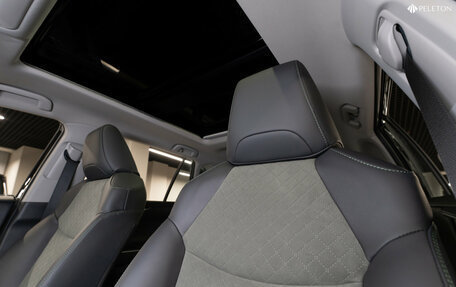 Toyota RAV4, 2025 год, 4 220 000 рублей, 10 фотография