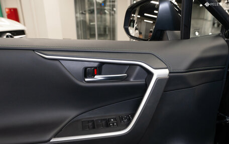 Toyota RAV4, 2025 год, 4 220 000 рублей, 20 фотография