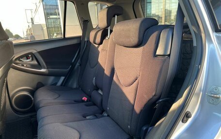 Toyota RAV4, 2007 год, 1 095 000 рублей, 22 фотография