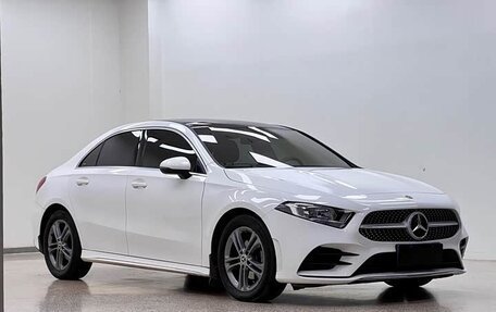 Mercedes-Benz A-Класс, 2022 год, 2 230 000 рублей, 4 фотография