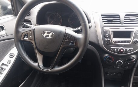 Hyundai Solaris II рестайлинг, 2013 год, 725 000 рублей, 10 фотография