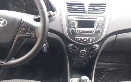 Hyundai Solaris II рестайлинг, 2013 год, 725 000 рублей, 11 фотография