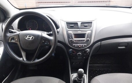 Hyundai Solaris II рестайлинг, 2013 год, 725 000 рублей, 12 фотография