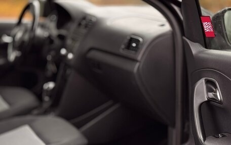 Volkswagen Polo VI (EU Market), 2011 год, 680 000 рублей, 26 фотография