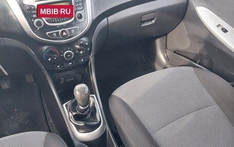 Hyundai Solaris II рестайлинг, 2013 год, 699 000 рублей, 15 фотография