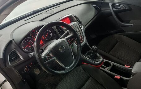 Opel Astra J, 2013 год, 879 000 рублей, 10 фотография