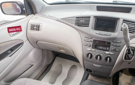 Toyota Prius IV XW50, 2002 год, 399 000 рублей, 18 фотография