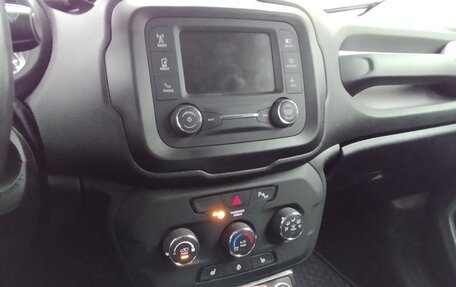 Jeep Renegade I рестайлинг, 2018 год, 1 800 000 рублей, 4 фотография