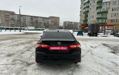Toyota Camry, 2019 год, 1 920 000 рублей, 6 фотография