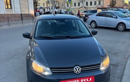 Volkswagen Polo VI (EU Market), 2012 год, 550 000 рублей, 2 фотография