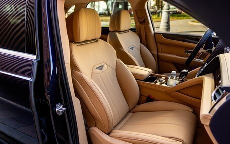 Bentley Bentayga I, 2025 год, 42 700 000 рублей, 17 фотография