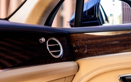 Bentley Bentayga I, 2025 год, 42 700 000 рублей, 27 фотография