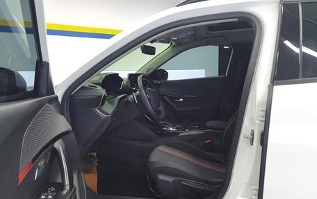Peugeot 2008 II, 2020 год, 1 091 000 рублей, 5 фотография