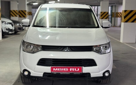 Mitsubishi Outlander III рестайлинг 3, 2013 год, 970 000 рублей, 1 фотография