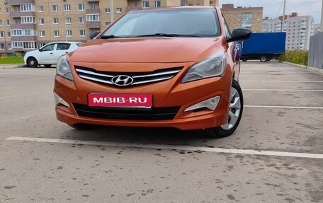 Hyundai Solaris II рестайлинг, 2015 год, 700 000 рублей, 1 фотография