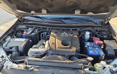 Mitsubishi Pajero Sport III рестайлинг, 2019 год, 3 500 000 рублей, 6 фотография