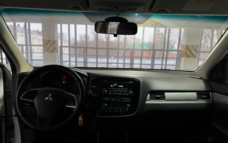 Mitsubishi Outlander III рестайлинг 3, 2013 год, 970 000 рублей, 12 фотография