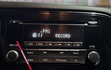 Mitsubishi Outlander III рестайлинг 3, 2013 год, 970 000 рублей, 11 фотография