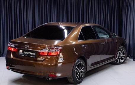 Toyota Camry, 2017 год, 2 100 000 рублей, 2 фотография