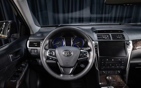 Toyota Camry, 2017 год, 2 100 000 рублей, 9 фотография