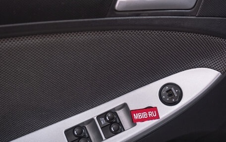 Hyundai Solaris II рестайлинг, 2011 год, 799 000 рублей, 11 фотография