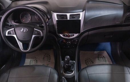 Hyundai Solaris II рестайлинг, 2011 год, 799 000 рублей, 16 фотография