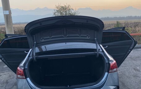 Hyundai Solaris II рестайлинг, 2020 год, 2 000 000 рублей, 7 фотография