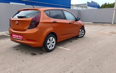 Hyundai Solaris II рестайлинг, 2015 год, 700 000 рублей, 5 фотография