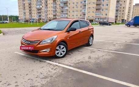 Hyundai Solaris II рестайлинг, 2015 год, 700 000 рублей, 2 фотография