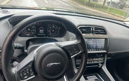 Jaguar F-Pace, 2019 год, 2 700 000 рублей, 9 фотография