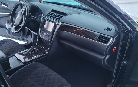 Toyota Camry, 2017 год, 2 800 000 рублей, 8 фотография