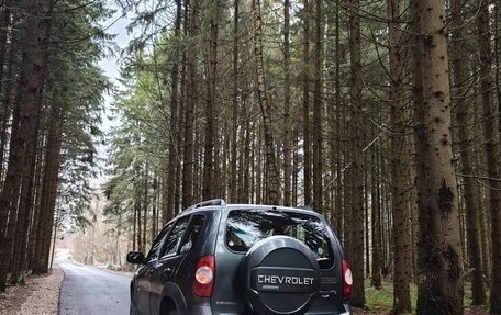 Chevrolet Niva I рестайлинг, 2015 год, 610 000 рублей, 8 фотография