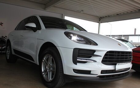 Porsche Macan I рестайлинг, 2025 год, 9 990 000 рублей, 2 фотография