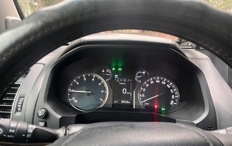 Toyota Land Cruiser Prado 150 рестайлинг 2, 2018 год, 5 200 000 рублей, 10 фотография