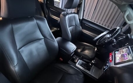 Toyota Land Cruiser Prado 150 рестайлинг 2, 2018 год, 5 200 000 рублей, 14 фотография