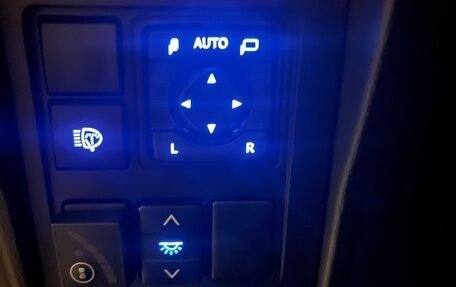 Toyota Land Cruiser Prado 150 рестайлинг 2, 2018 год, 5 200 000 рублей, 23 фотография