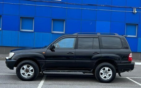 Toyota Land Cruiser 100 рестайлинг 2, 2004 год, 2 390 000 рублей, 5 фотография