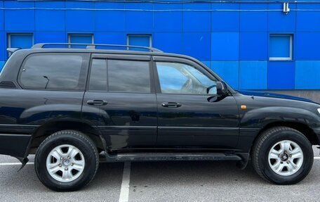 Toyota Land Cruiser 100 рестайлинг 2, 2004 год, 2 390 000 рублей, 7 фотография