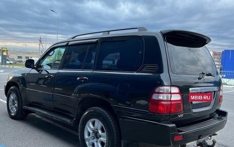 Toyota Land Cruiser 100 рестайлинг 2, 2004 год, 2 390 000 рублей, 9 фотография