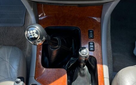 Toyota Land Cruiser 100 рестайлинг 2, 2004 год, 2 390 000 рублей, 14 фотография