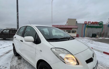 Toyota Yaris III рестайлинг, 2010 год, 499 000 рублей, 8 фотография