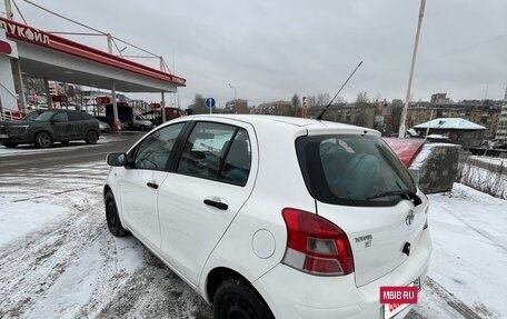Toyota Yaris III рестайлинг, 2010 год, 499 000 рублей, 4 фотография