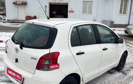 Toyota Yaris III рестайлинг, 2010 год, 499 000 рублей, 6 фотография