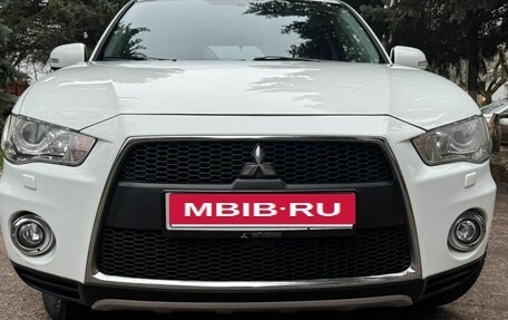 Mitsubishi Outlander III рестайлинг 3, 2011 год, 950 000 рублей, 15 фотография