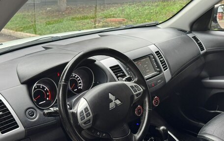 Mitsubishi Outlander III рестайлинг 3, 2011 год, 950 000 рублей, 28 фотография