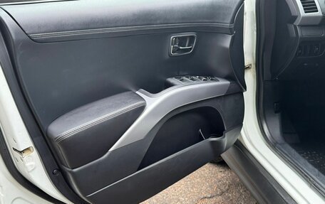 Mitsubishi Outlander III рестайлинг 3, 2011 год, 950 000 рублей, 30 фотография