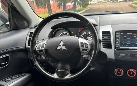 Mitsubishi Outlander III рестайлинг 3, 2011 год, 950 000 рублей, 33 фотография