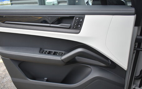 Porsche Cayenne III, 2025 год, 19 500 000 рублей, 20 фотография