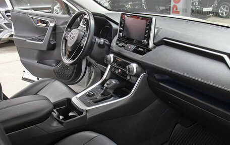 Toyota RAV4, 2022 год, 3 998 000 рублей, 11 фотография