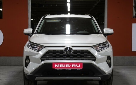 Toyota RAV4, 2022 год, 3 998 000 рублей, 2 фотография